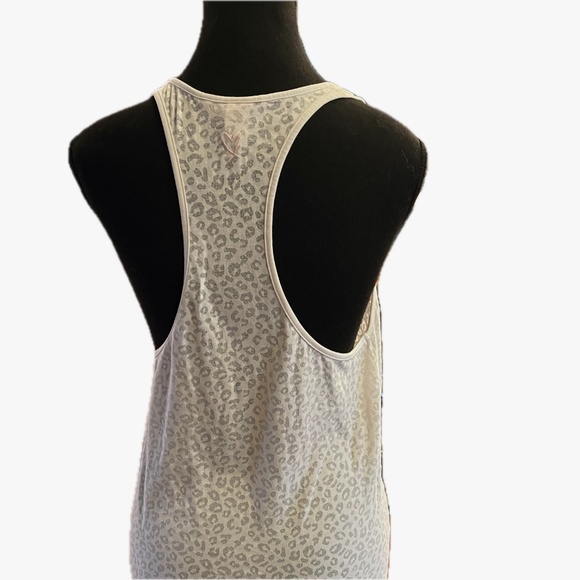 Lightweight tank top lightweight tank top - Picture 2 of 5